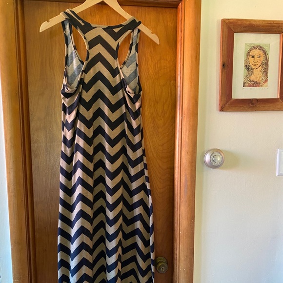 Chevron Maxi Dress - Picture 3 of 4